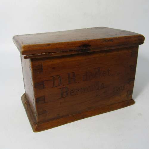 Boer War POW trench art wooden box - marked D.R. de Wet, Bermuda, 1-4-1902