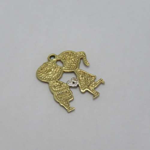 9kt Gold kissing boy and girl charm - Weighs 1,3 g