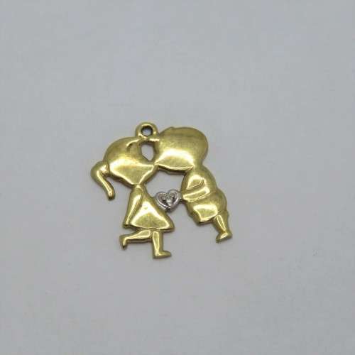 9kt Gold kissing boy and girl charm - Weighs 1,3 g