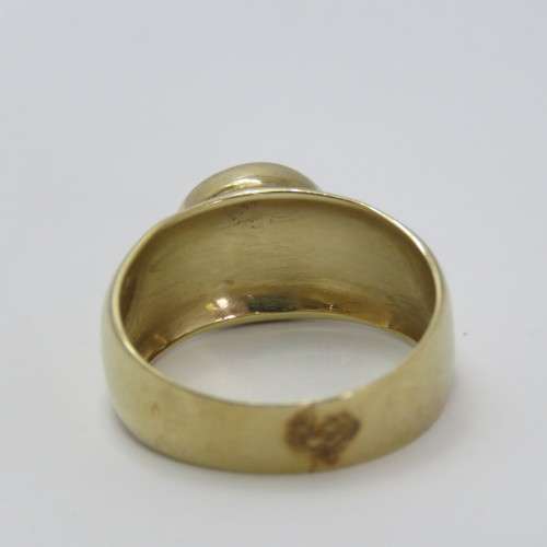 9kt Gold Mabe pearl ring - Weighs 4,5 g - Size P