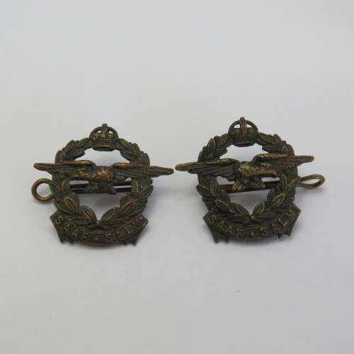 Pair of WW2 SA Air Force collar badges