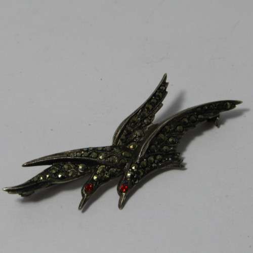 Vintage Sterling Silver marcasite flying birds brooch - weighs 5.3g