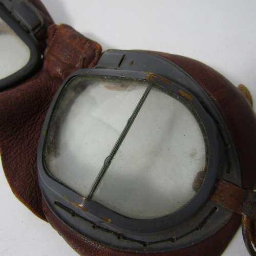 WW2 RAF Pilot aviator goggles - marked AM