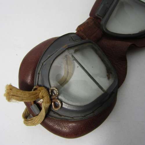 WW2 RAF Pilot aviator goggles - marked AM