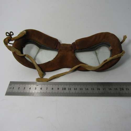WW2 RAF Pilot aviator goggles - marked AM