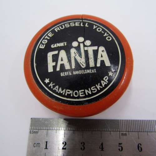 Vintage Fanta Championship Russel Yo-Yo - cracked on Afrikaans side