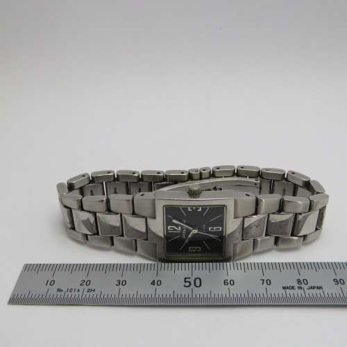 Police 5 ATM Quartz ladies watch - Working