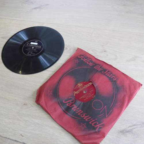 Vintage His Masters Voice Portable Gramophone - Case is well used - Gramophone is working