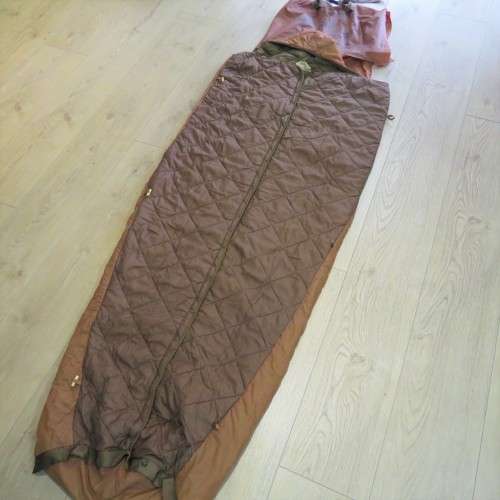 1974 SADF Parker wool sleeping bag - Size medium - Pouch bag torn - Zip is still working