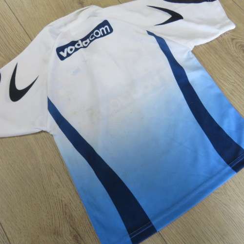 Blue Bulls Vodacom kiddies size 7 Rugby Jersey signed by players - Some dirt marks