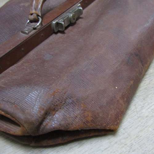 Vintage leather gentleman`s / doctors bag - rarely seen and needs some attention inside -  49 x 42cm