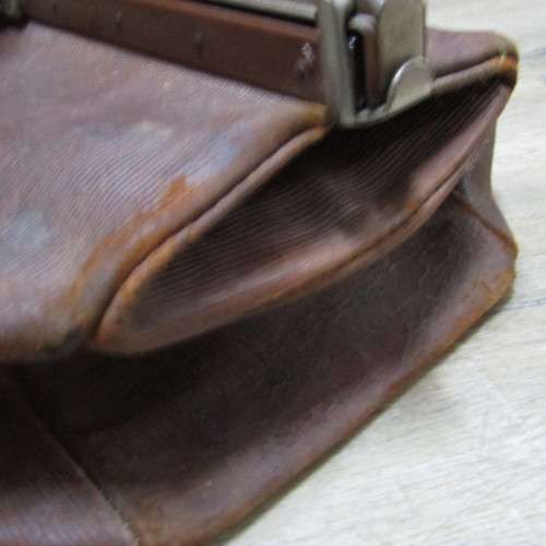 Vintage leather gentleman`s / doctors bag - rarely seen and needs some attention inside -  49 x 42cm