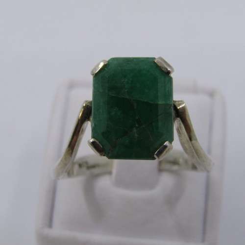 Sterling Silver ring with Emerald - weighs 4.3 grams - size P/8 - emerald 12.5mm x 9.7mm
