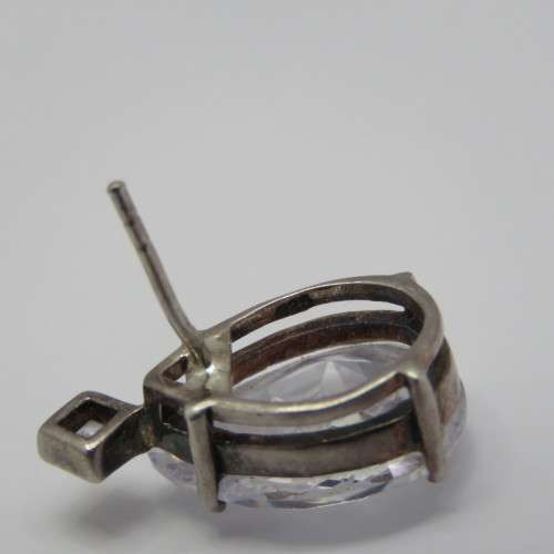 Sterling silver teardrop earrings with clear stones - Weighs 9,0 g