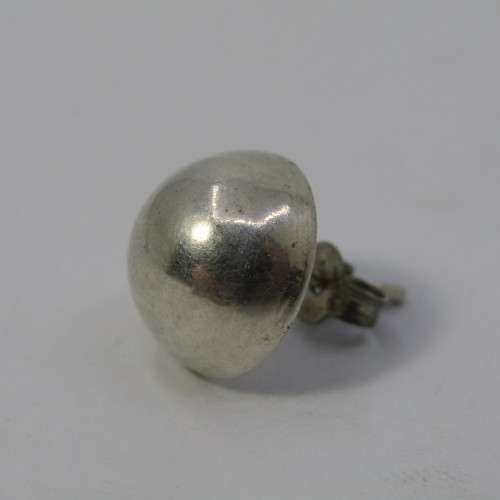 Pair of Sterling Silver earrings - weighs 2,1g