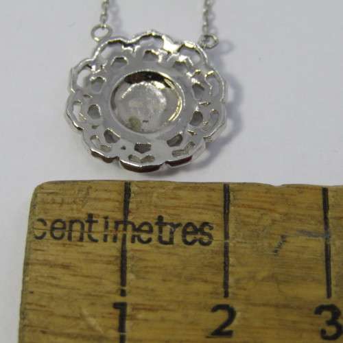 Sterling Silver necklace and pendant- weighs 3.7g - 47cm