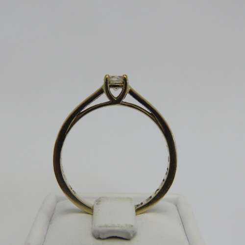 9kt Gold forever Solitaire diamond ring with 0,25 ct diamond with certificate - Color K/L