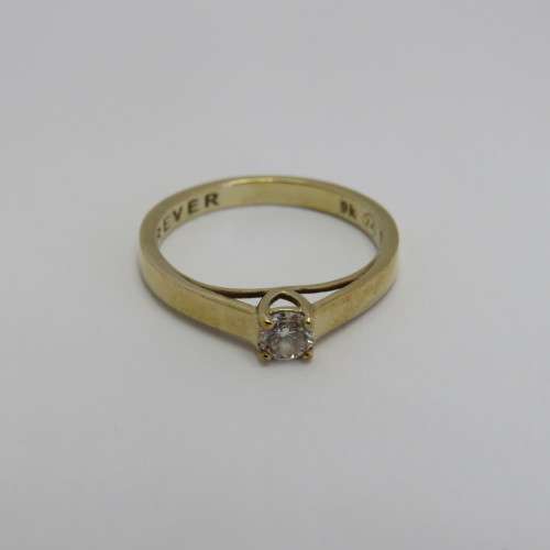 9kt Gold forever Solitaire diamond ring with 0,25 ct diamond with certificate - Color K/L