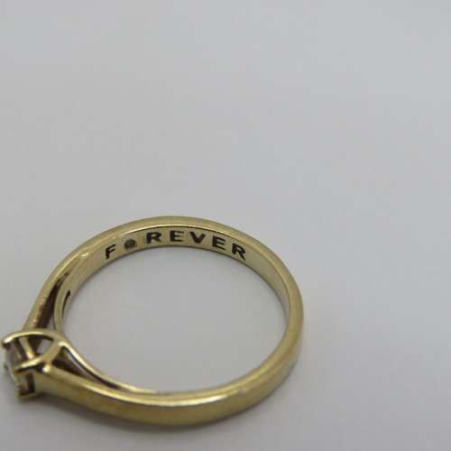 9kt Gold forever Solitaire diamond ring with 0,25 ct diamond with certificate - Color K/L