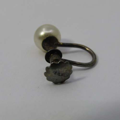 Pair of vintage Silver pearl screw on earrings