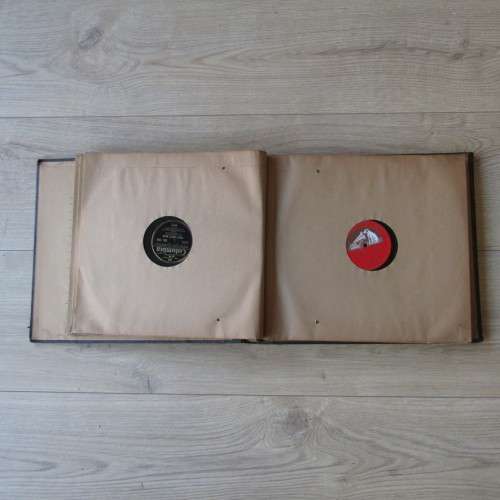 His Masters Voice record album with 12 records - 76rpm - one chipped