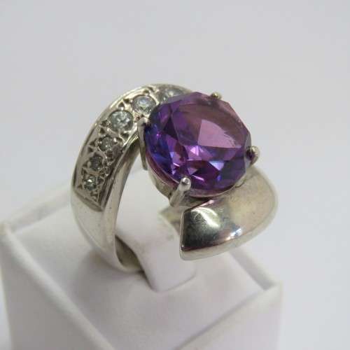 Beautiful sterling silver ring with Amethyst - Weighs 14,0 g - Size M