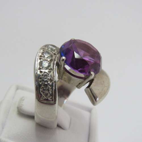 Beautiful sterling silver ring with Amethyst - Weighs 14,0 g - Size M