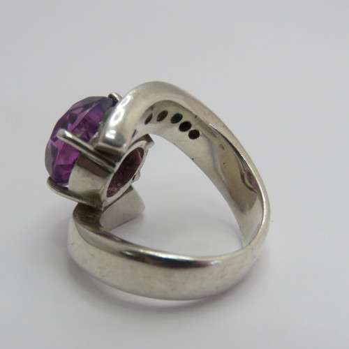 Beautiful sterling silver ring with Amethyst - Weighs 14,0 g - Size M
