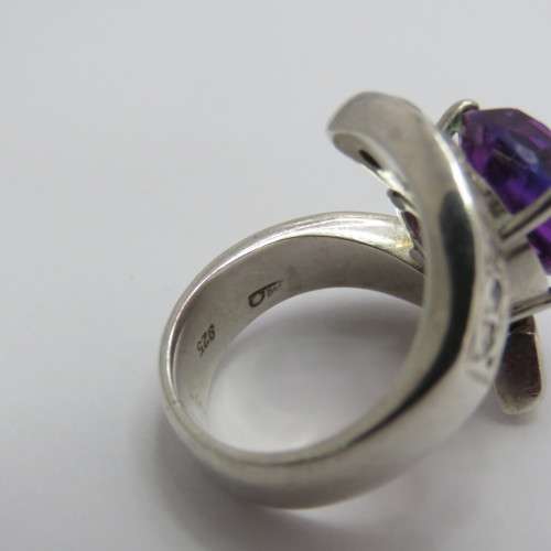Beautiful sterling silver ring with Amethyst - Weighs 14,0 g - Size M