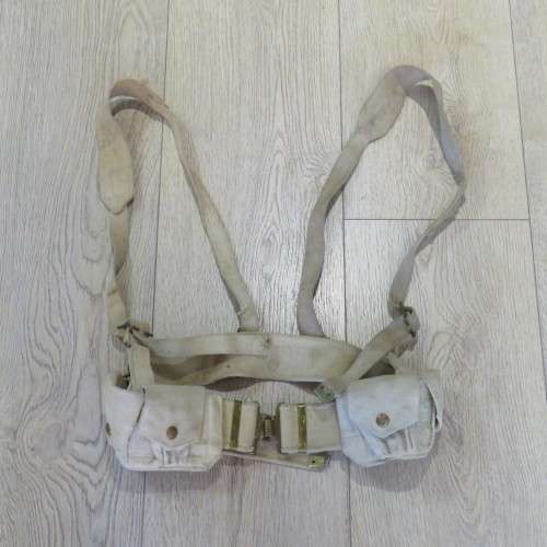 WW2 SA UDF Pattern 37 webbing - Belt, ammo pouches and shoulder straps - Belt length 81 cm