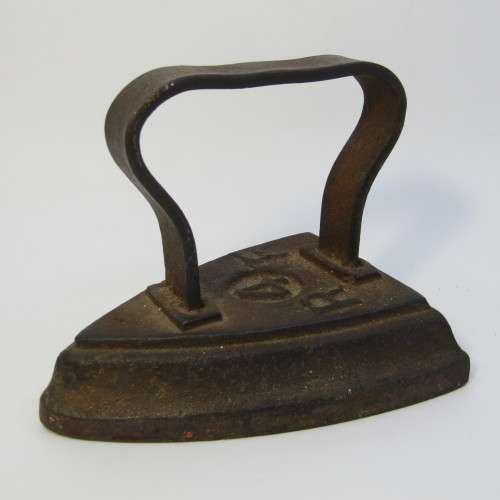 Antique RF4 cast iron sad iron