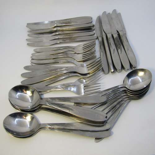 8 Setting Gero Zilmeta cutlery set with many extras