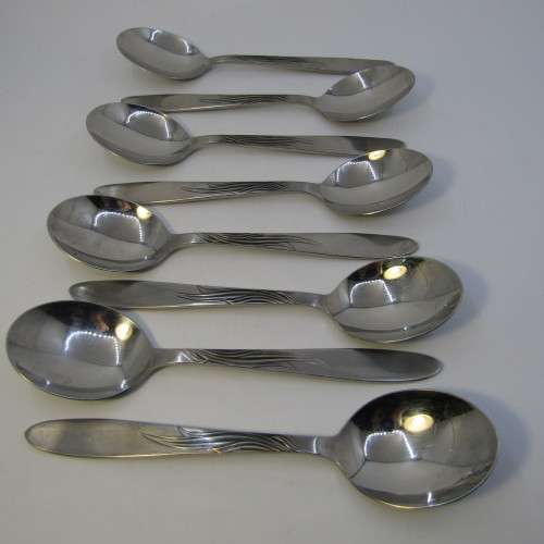 8 Setting Gero Zilmeta cutlery set with many extras