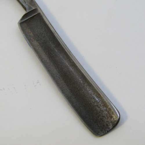 Bismarck vintage razor in well used box