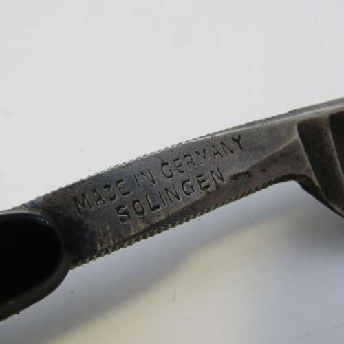 Bismarck vintage razor in well used box