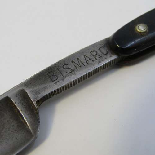 Bismarck vintage razor in well used box