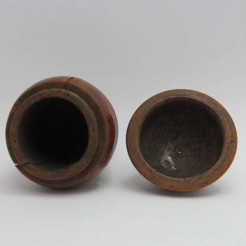 Antique Bakelite match box - Cracked - Rough sides for striking