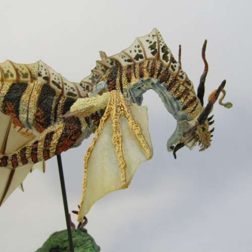 McFarlane Toys Winter Dragon Clan 3 figurine