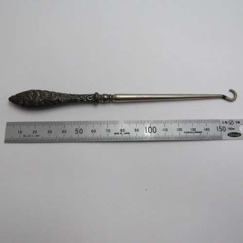 Antique boot lace puller with Birmingham hallmark - Sterling silver handle