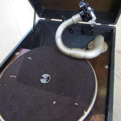 Vintage His Masters Voice portable gramophone - working - handle leather missing