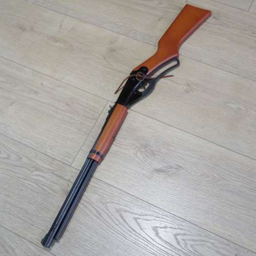 Daisy Red Ryder Carbine 650 shot BB rifle in box