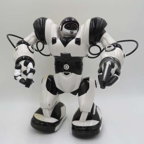 Wow Wee Robosapien toy robot - Working - Needs batteries - Some yellowing on plastic