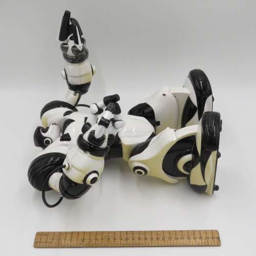 Wow Wee Robosapien toy robot - Working - Needs batteries - Some yellowing on plastic