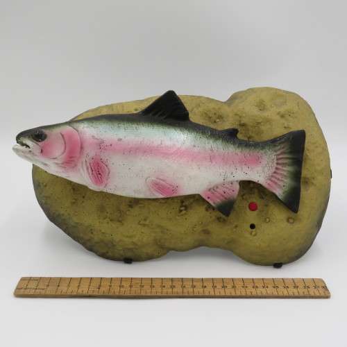 Travis the singing trout novelty fish - Battery cover missing - Working