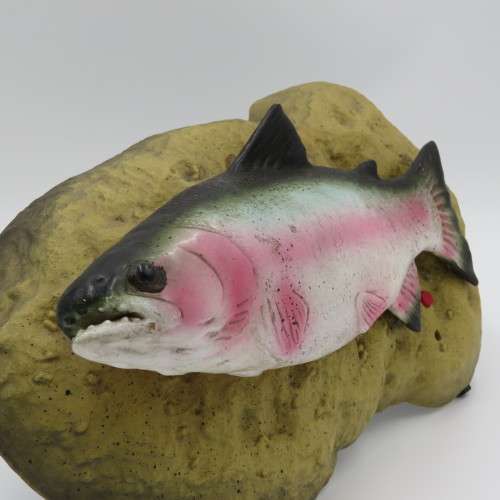 Travis the singing trout novelty fish - Battery cover missing - Working