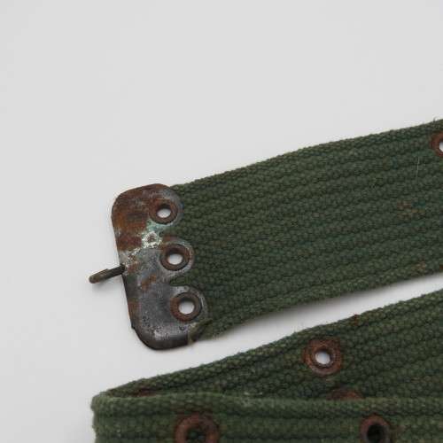Green US Army webbing belt - Length 101 cm