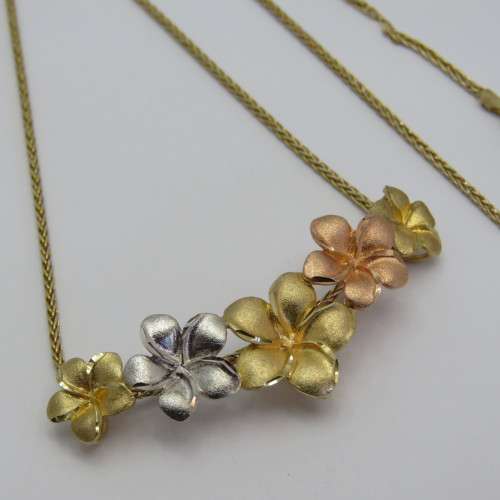 Top quality yellow and white gold 9kt necklace with flower pendant - Weight 5,9 g - Length 46 cm