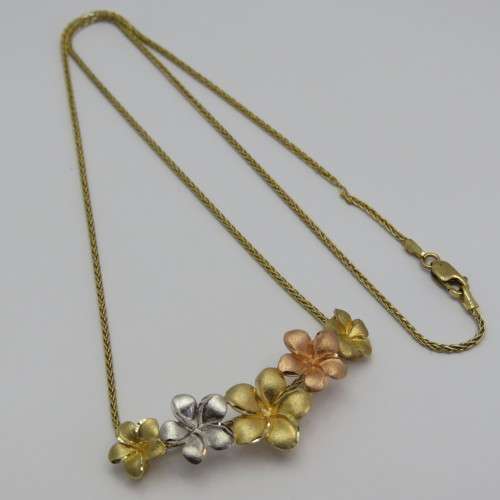 Top quality yellow and white gold 9kt necklace with flower pendant - Weight 5,9 g - Length 46 cm