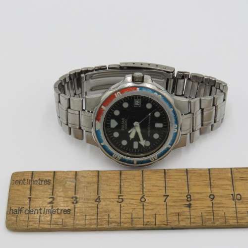 Pulsar Quartz Pepsi colors mens watch - Working - Color fading