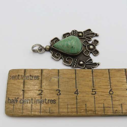 Sterling silver pendant with semi-precious stone - Weighs 7,3 g